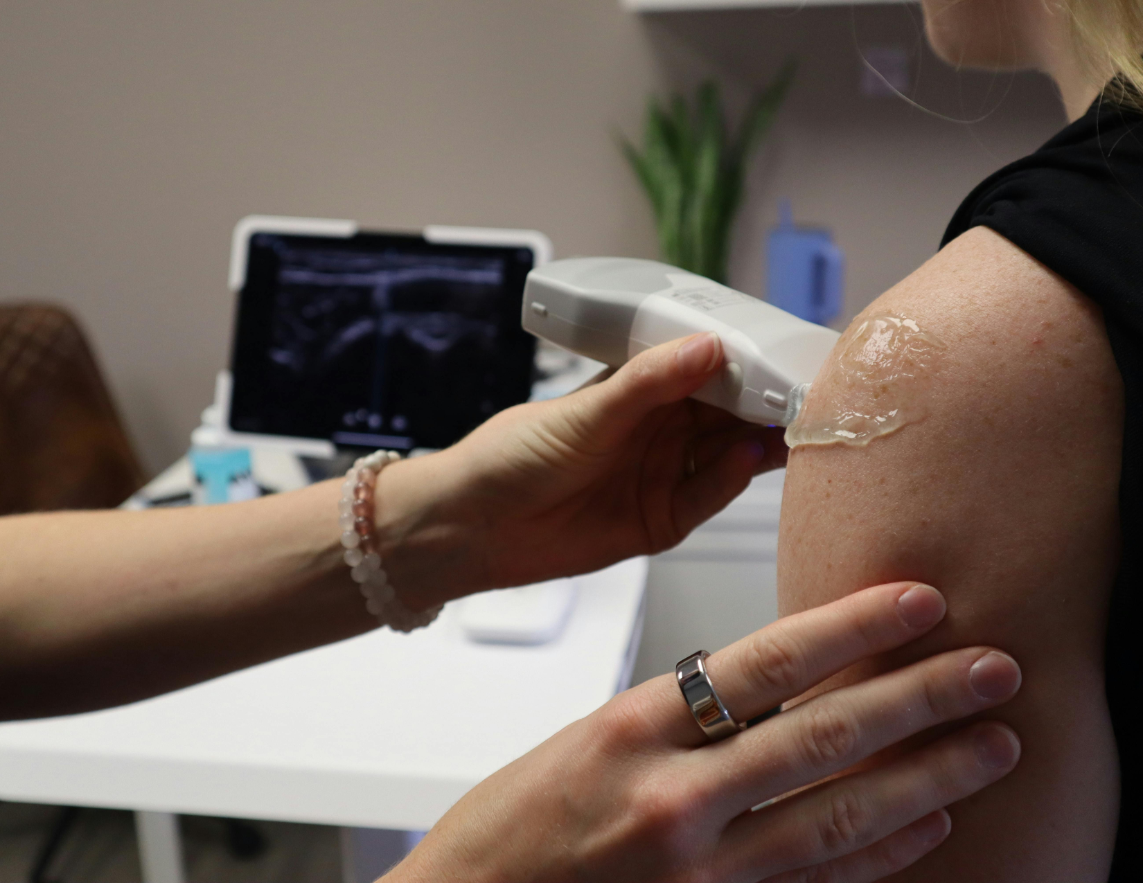 Ultrasound therapy treatment at RehabOne Plus Clinic in Thornhill